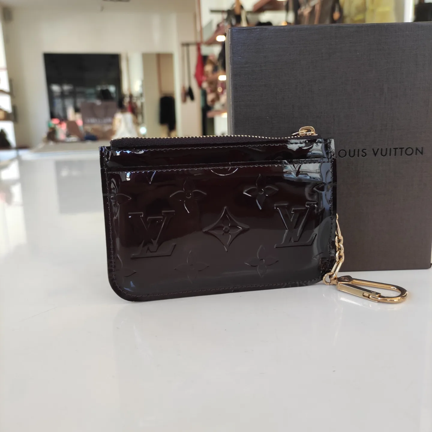 Louis Vuitton Monogram Vernis Key Pouch (SHF-21127) – LuxeDH