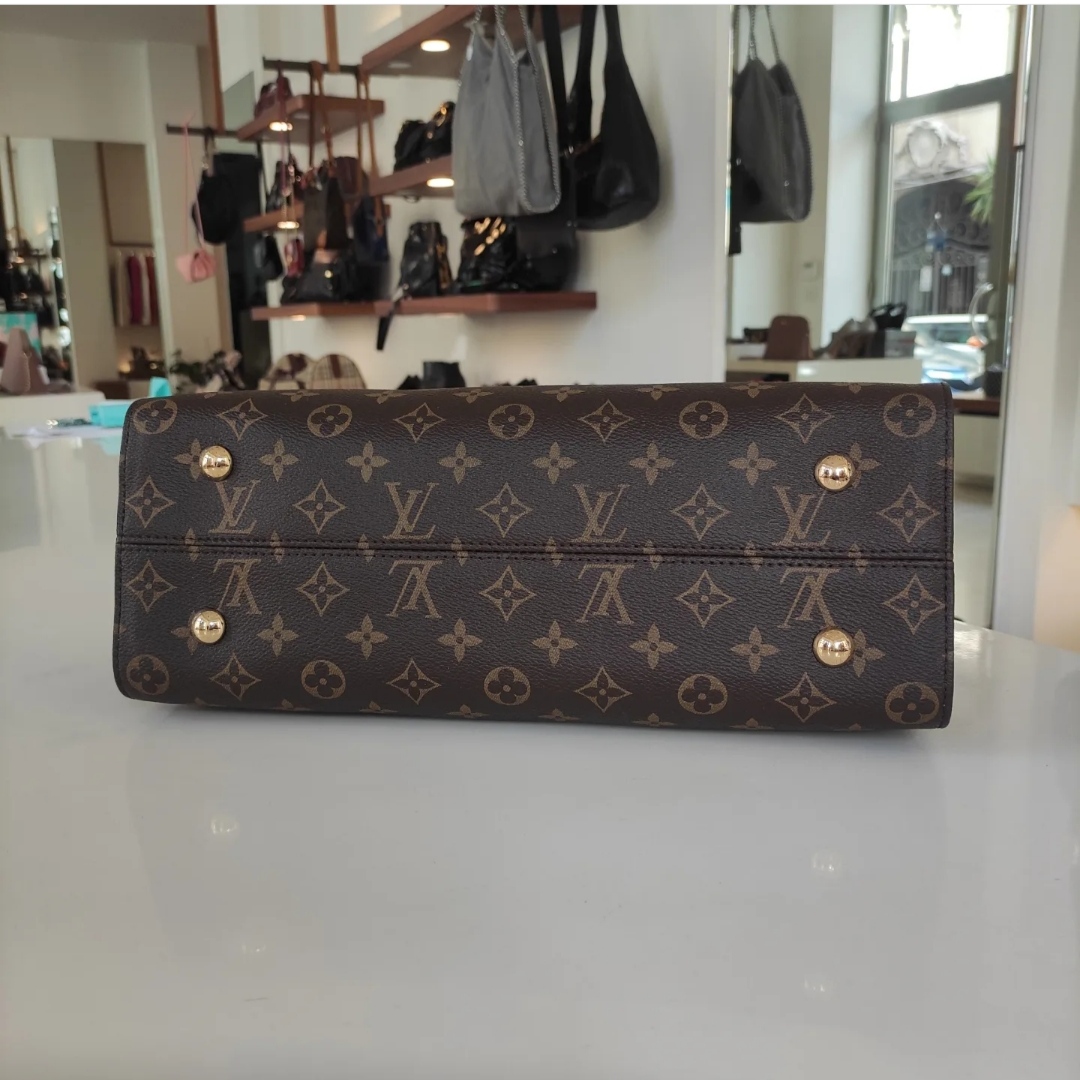 Borsa Louis Vuitton Tuileries in tela monogram e finiture in pelle