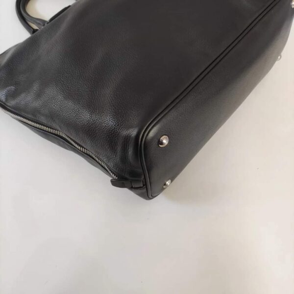 Borsa shopping Prada in pelle martellata con cerniere laterali – Easy ...